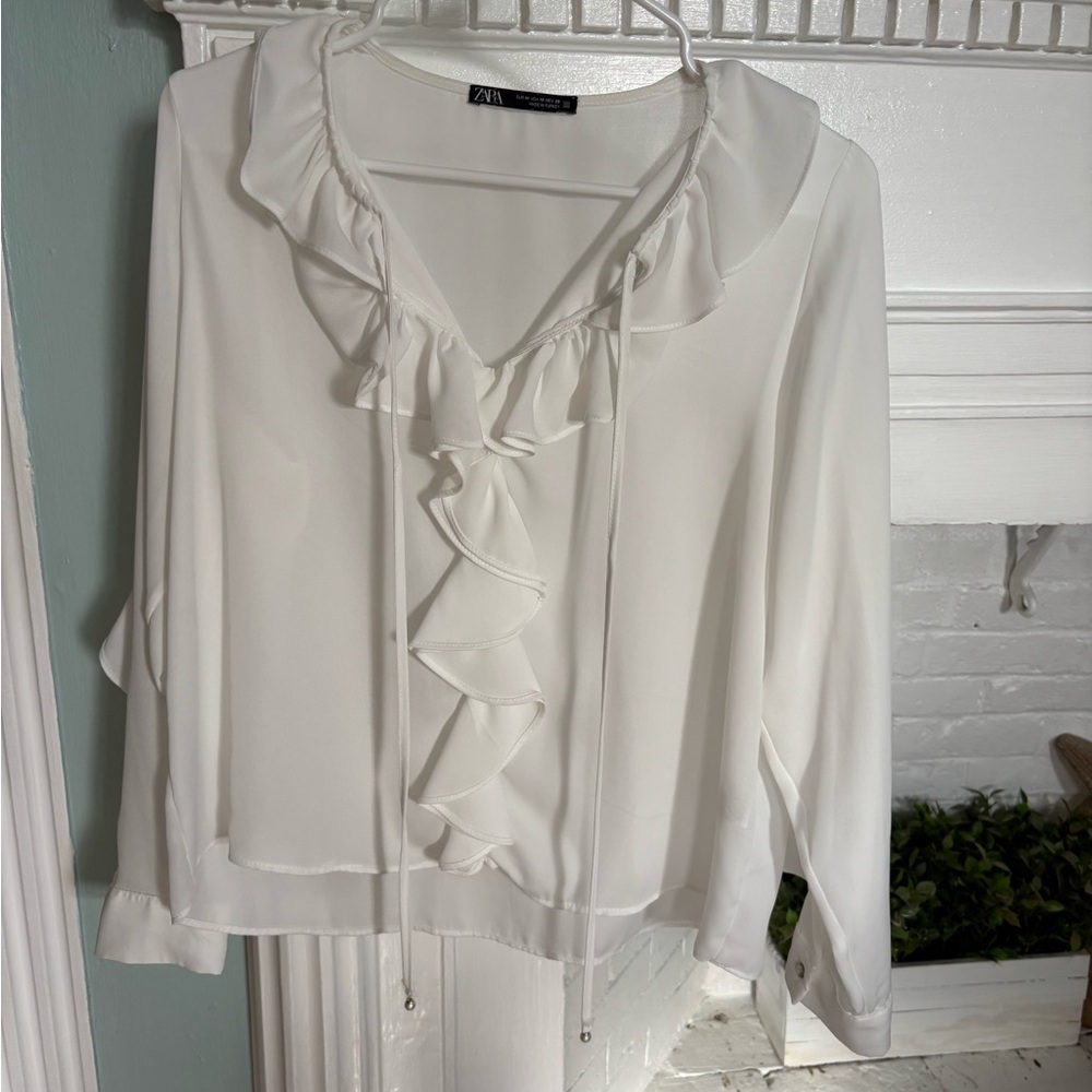 Zara White Ruffled Blouse